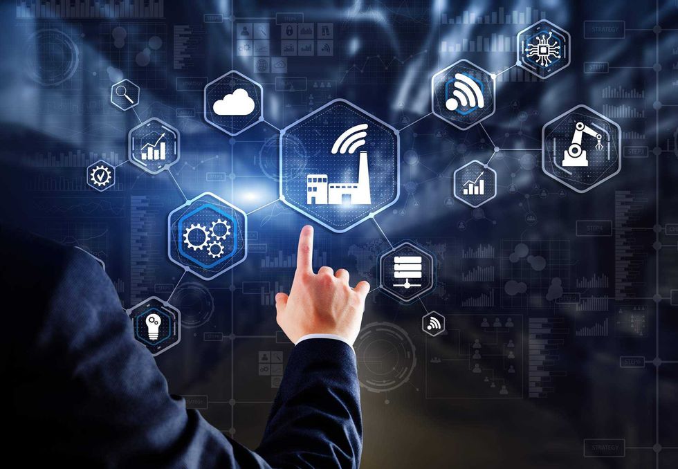 Convenios PROFECO-telecom redujeron denuncias significativamente. Autoridades evalúan replicar modelo en automotriz e inmobiliaria.