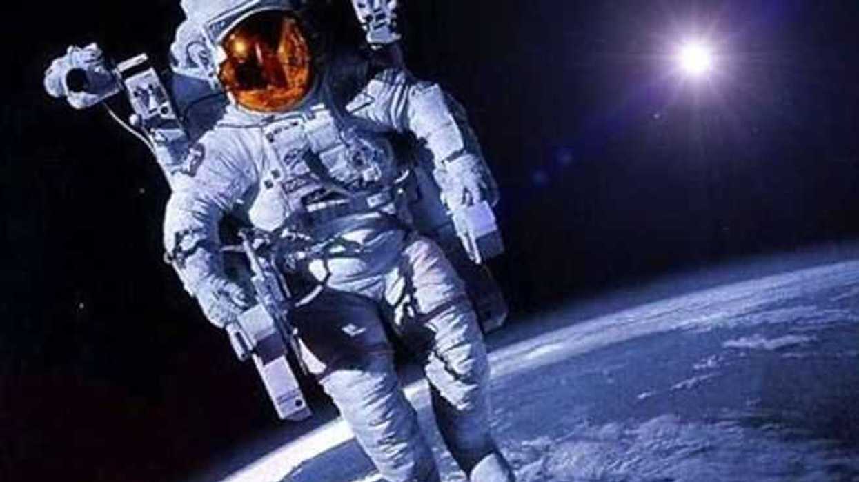 cosmonautas-rusos-realizan-caminata-espacial