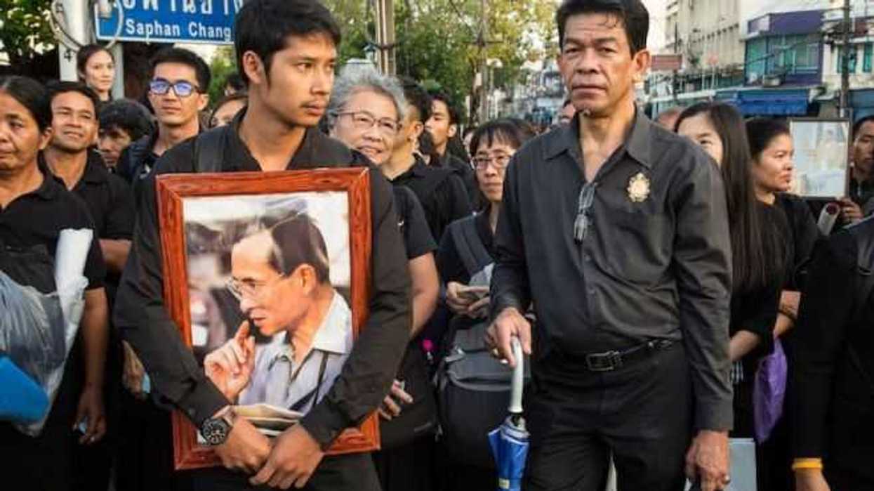 cremacion-rey-bhumibol-abre-paso-a-nueva-era-politica-en-tailandia2.jpg