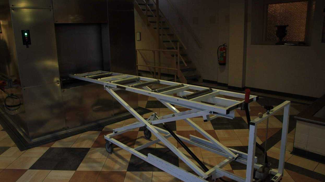 Crematorio de Cimatario renueva licencia ambiental tras denuncias ciudadanas.