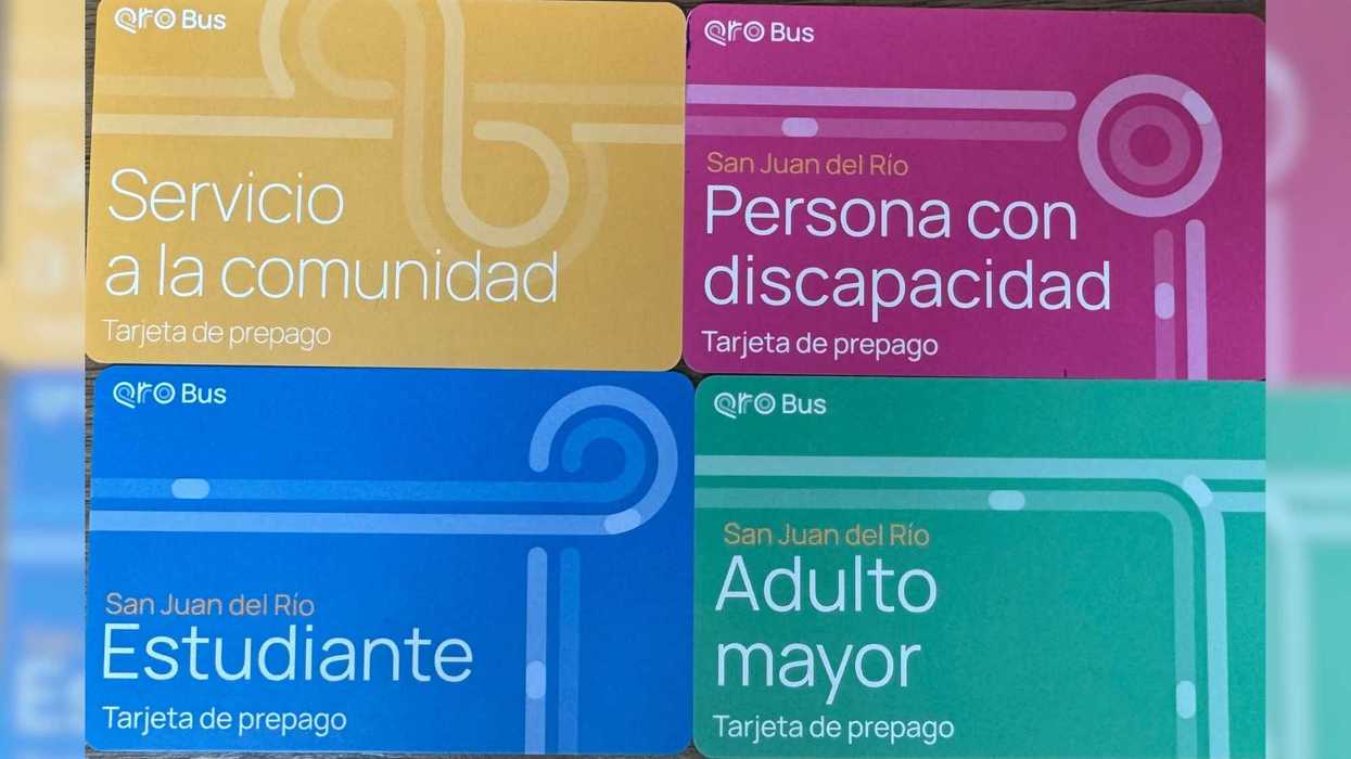 Cuatro tarjetas de prepago QroBus de San Juan del Río en modalidades estudiante, servicio a la comunidad, adulto mayor y persona con discapacidad