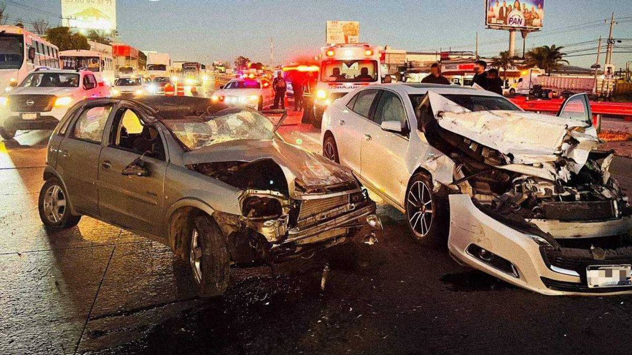 Cuerpos de emergencia atienden accidente múltiple en la México–Querétaro. Foto: Protección Civil El Marqués.