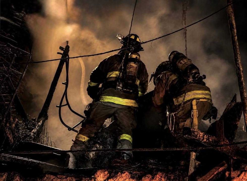 Cuerpos de emergencia atienden incendio en casa habitaci\u00f3n del Barrio San Isidro en San Juan del R\u00edo