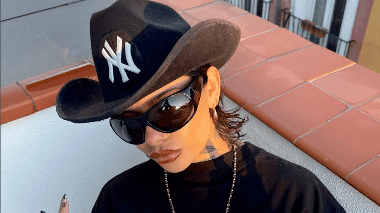 Dagna Mata, modelo del video Un vals de Christian Nodal, durante entrevista desde Madrid sobre polémica con Ángela Aguilar