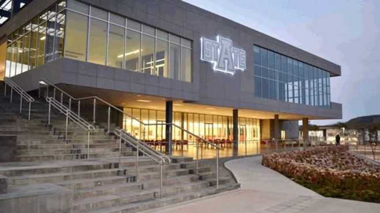 demandas-contra-universidad-arkansas-deben-ser-ante-tribunales-botello-6