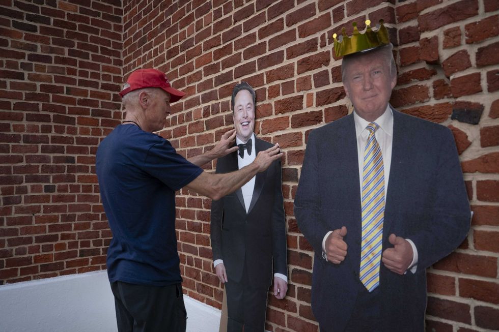 ¿Deportar a Musk? Trump no descarta examinar esta posibilidad. AFP.