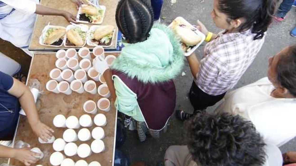 Desayuno para migrantes