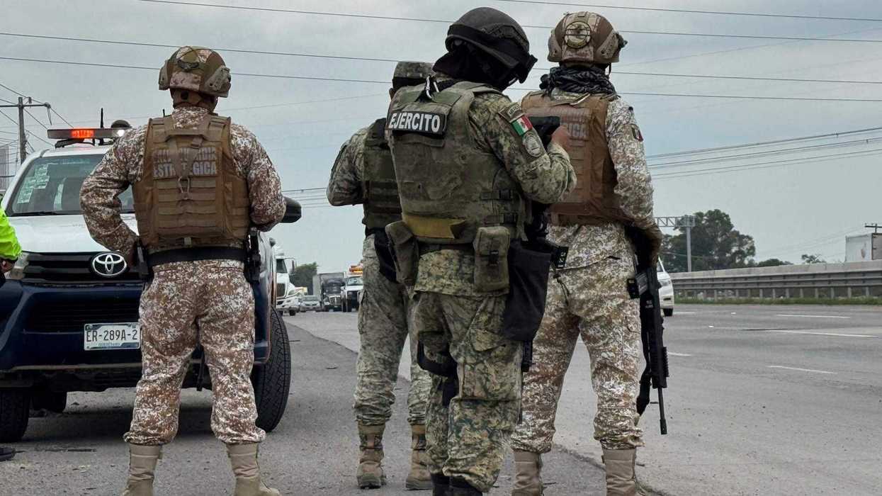 Descubren nueva toma clandestina en autopista México-Querétaro.