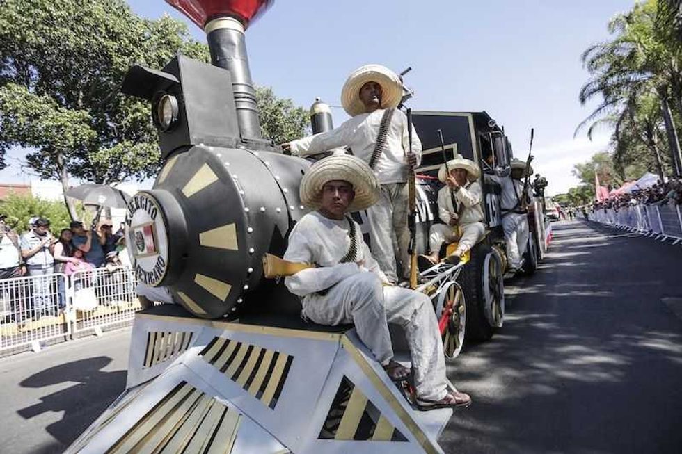 desfile 20 noviembre queretaro3