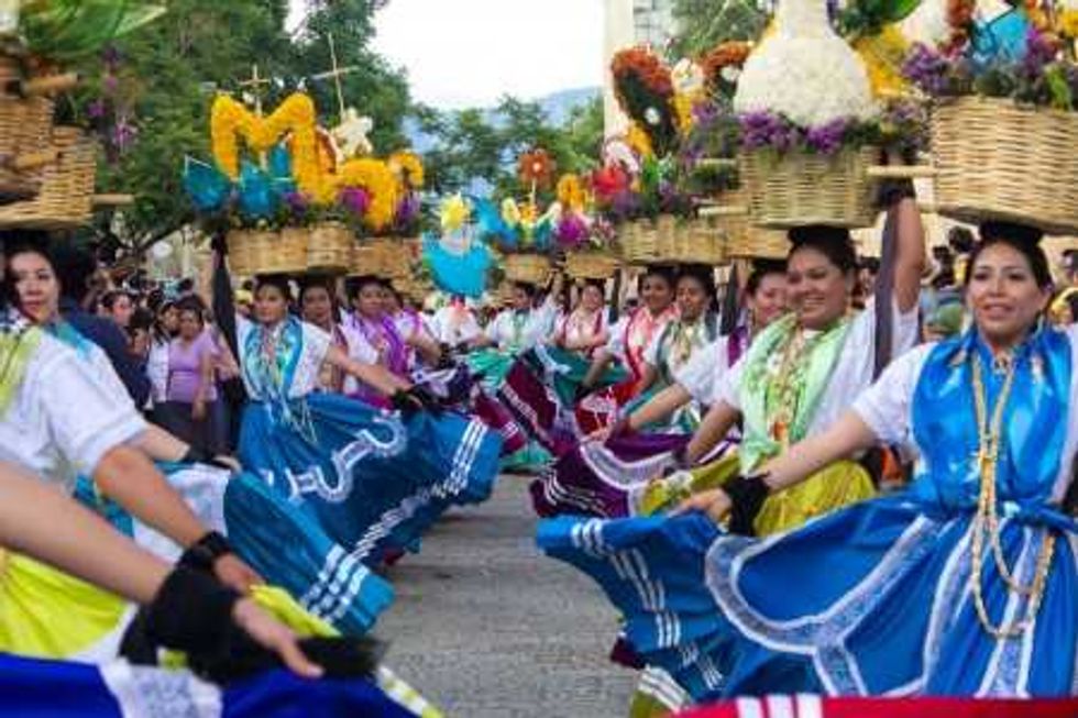 DESFILE DE DELGACIONES EN OAXACA