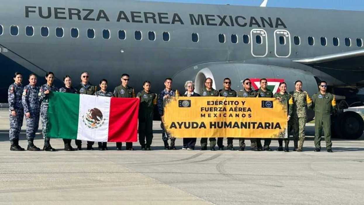 Despegan aviones de la FAM para repatriar a mexicanos.