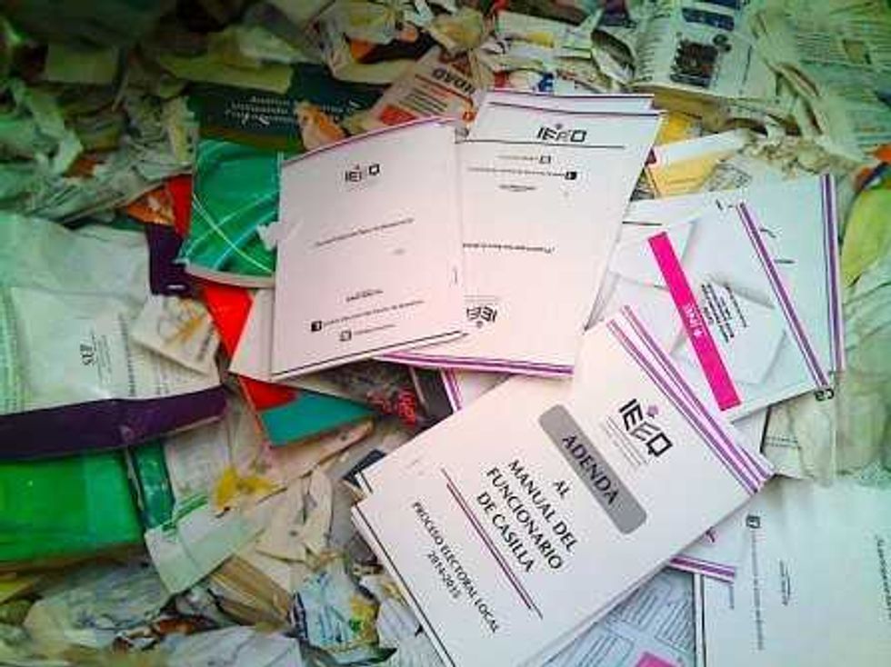 Destruccion de material electoral del INE.