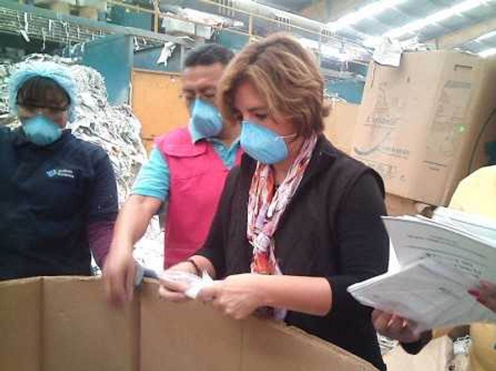 Destruccion de material electoral del INE.