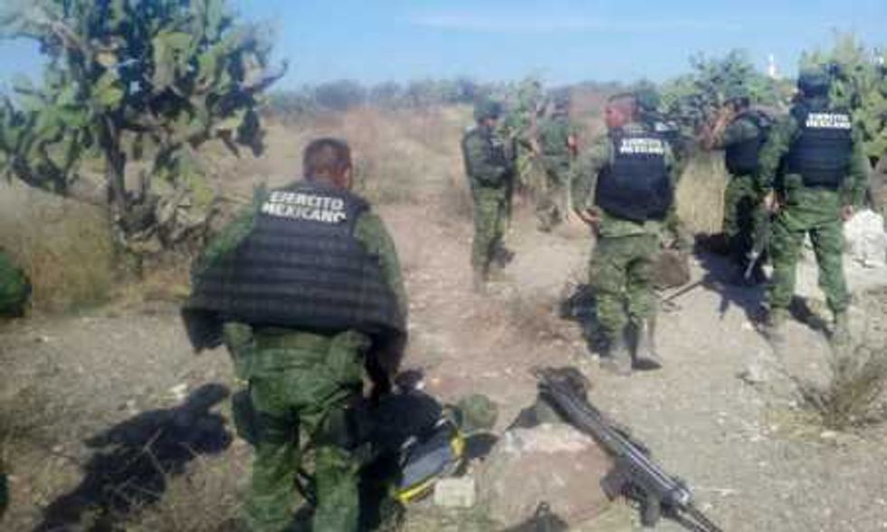 Detectan toma en ducto de PEMEX en zona industrial de San Juan del Río.