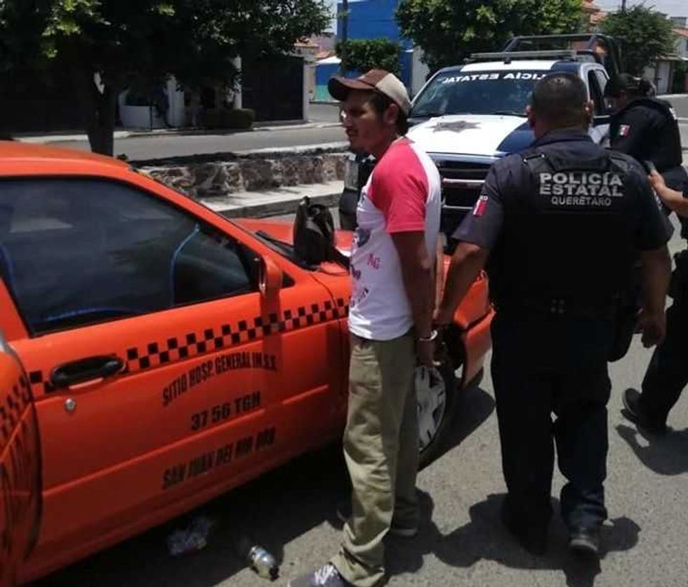 detiene la policia municipal a tres rateros de casa habitacion en la pena 2