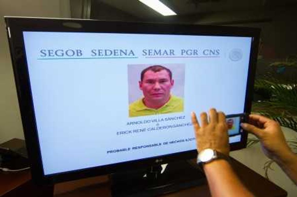 DETIENEN A ARNOLDO VILLA, JEFE DE SEGURIDAD DE HÉCTOR BELTRÁN