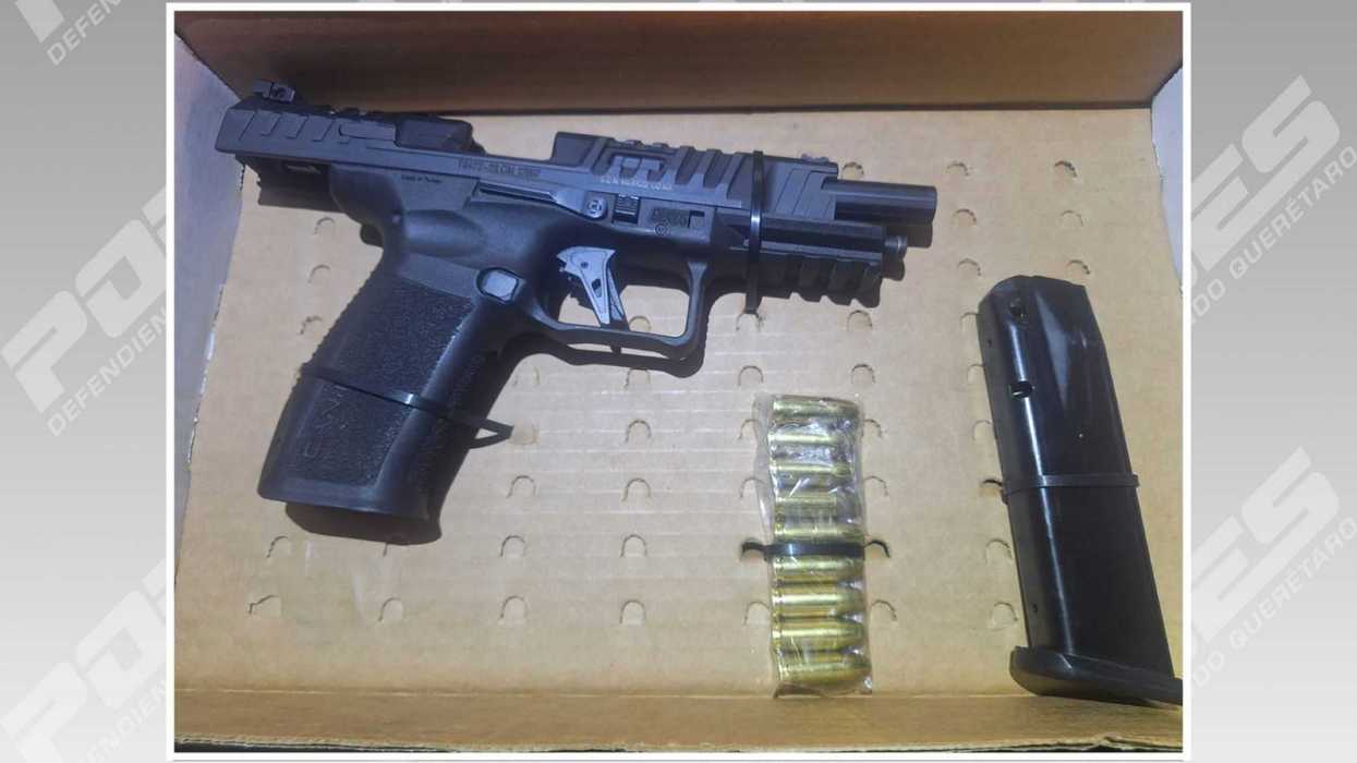 Detienen a hombre armado en punto de alcoholimetría en Querétaro.