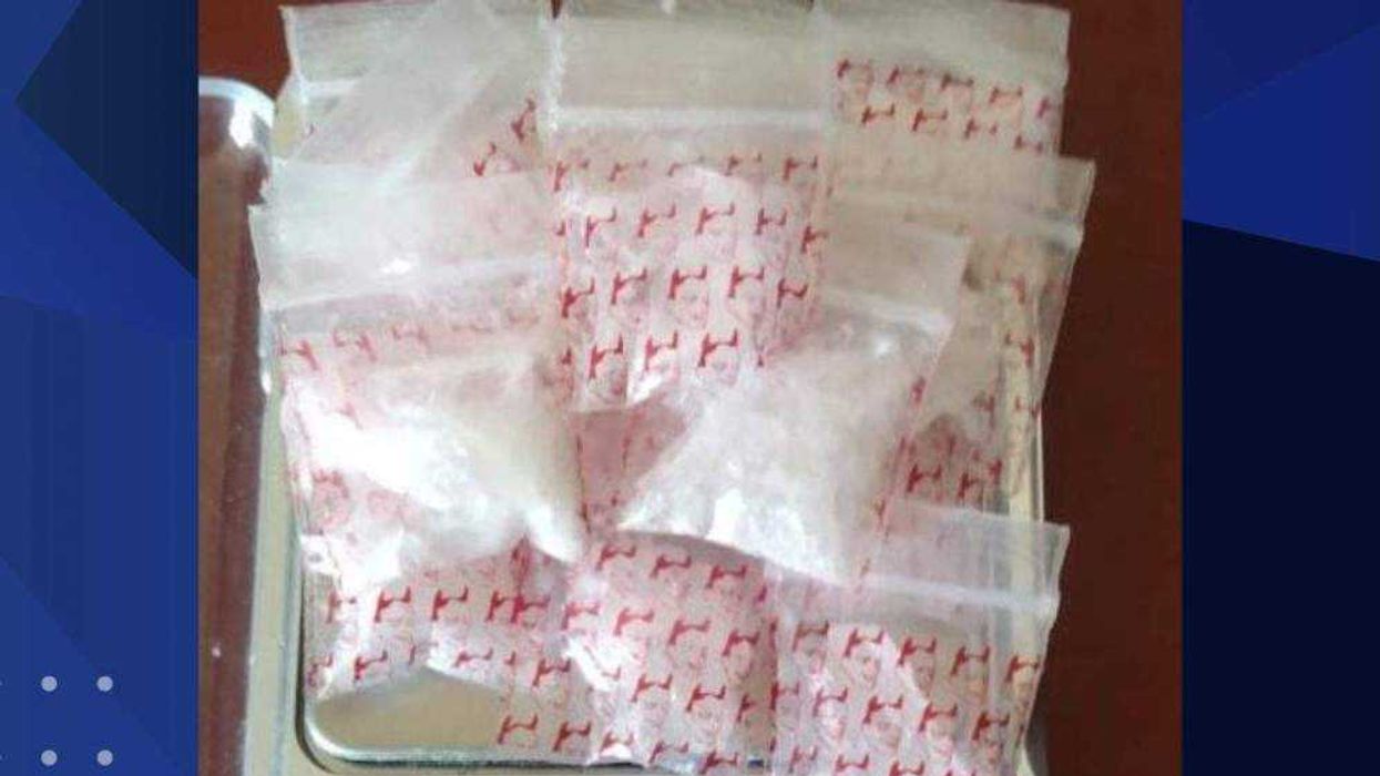 Detienen a menor con presunta metanfetamina en parque de la colonia Indeco, en San Juan del Río.