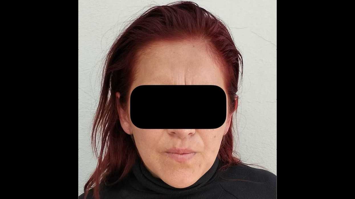 Detienen a mujer por presunto robo en tienda de autoservicio en Santa Cruz Escandón.