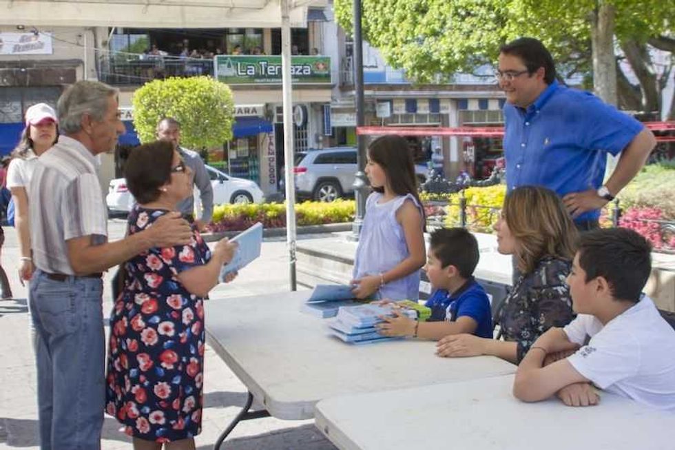 dia familia memo vega