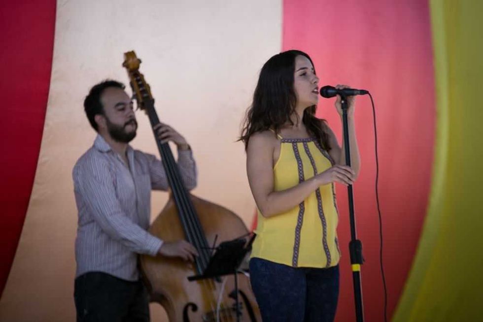 dia familia plaza independencia mar 03 je 2