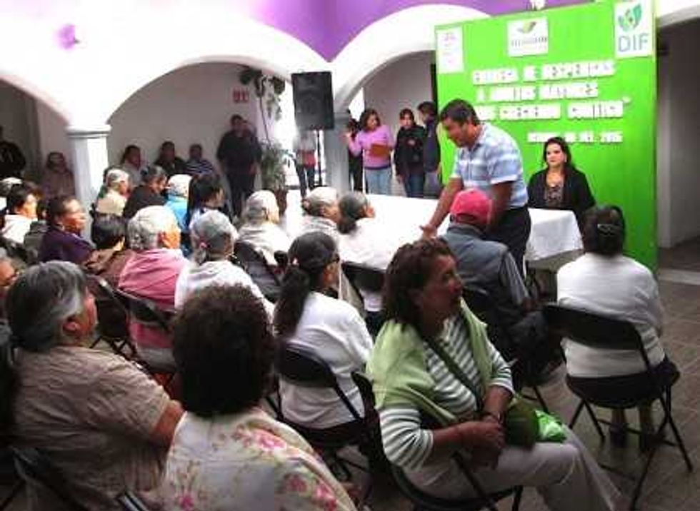 DIF municipal, entregó 2 mil 194 despensas.