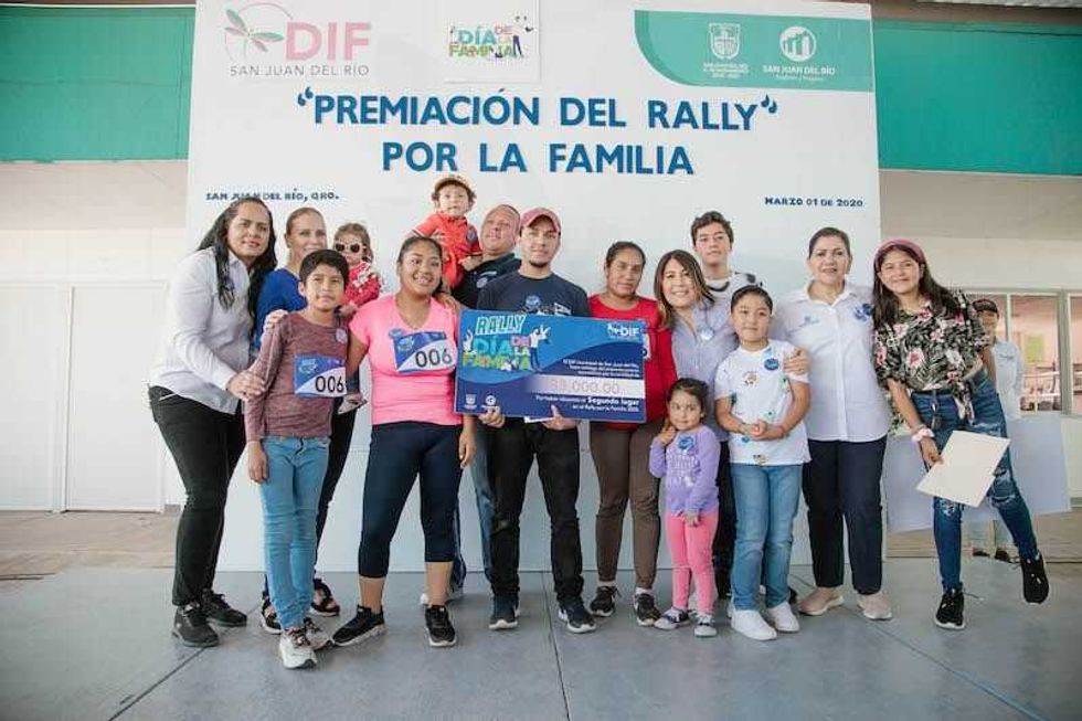 DIF municipal realiza Rally por día de la familia en San Juan del Río