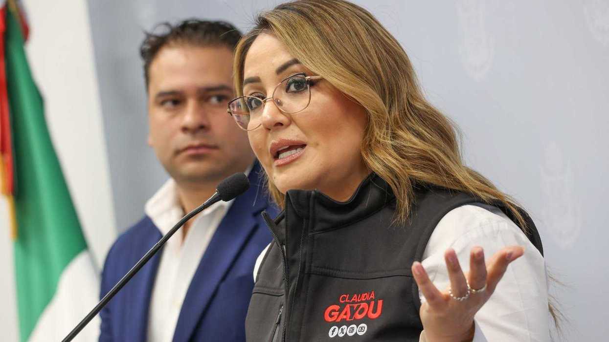 Diputada Claudia Díaz Gayou acompañada de legisladores del PT durante anuncio de iniciativa de reforma al Poder Judicial del Estado de Querétaro
