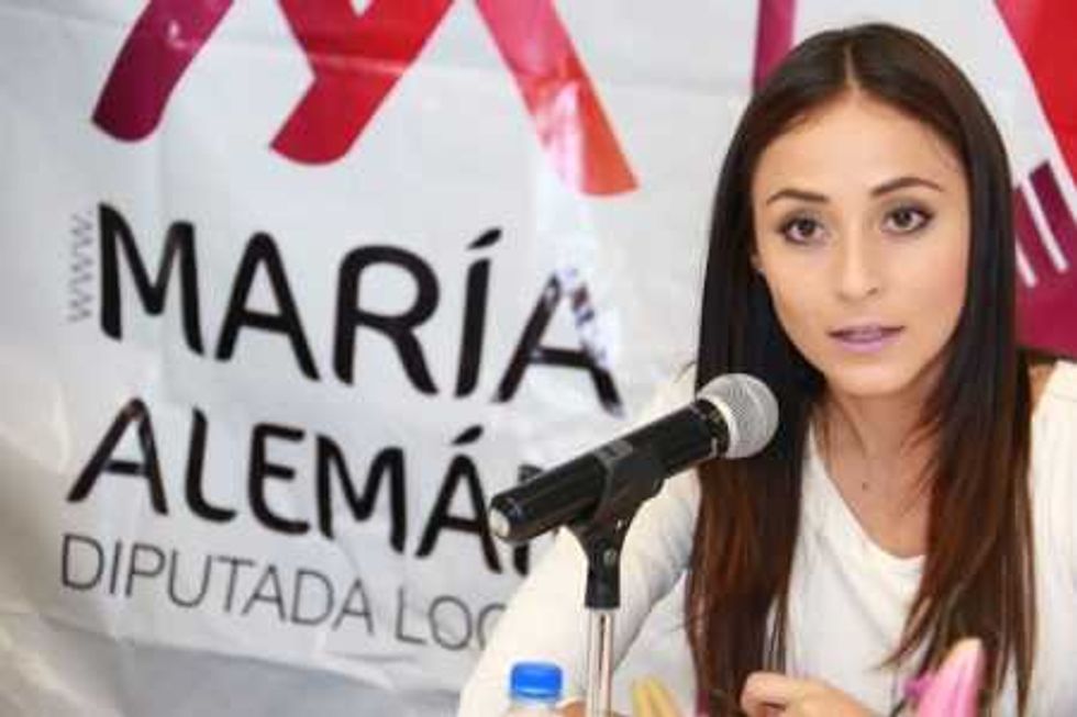 diputada-maria-aleman-iniciativa-de-ley-de-propiedad-queretaro.-05