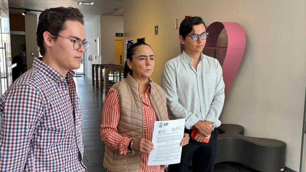 Diputada Teresita Calzada Rovirosa durante presentación de iniciativa de uniforme neutro en escuelas públicas y privadas del Estado de Querétaro