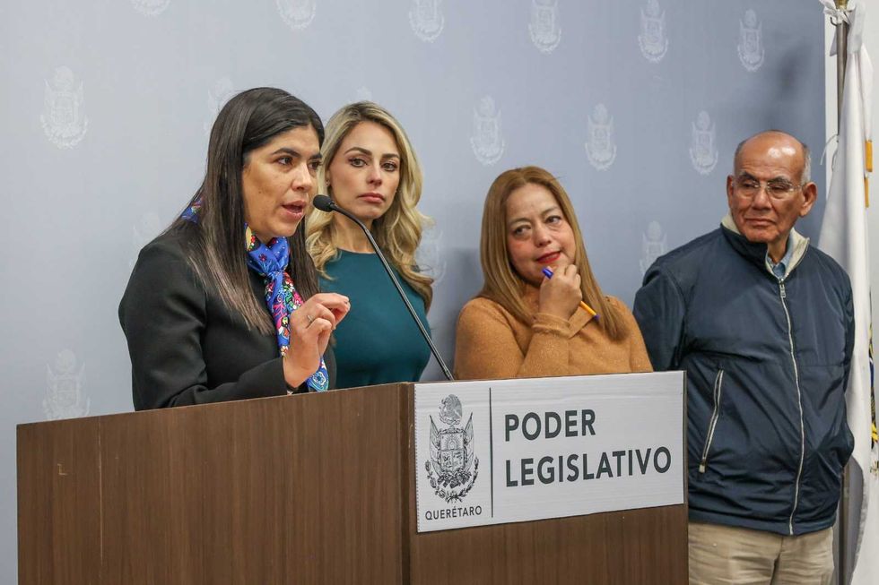 Diputadas del PAN durante la presentaci\u00f3n de la iniciativa que beneficiar\u00e1 a miles de menores queretanos.