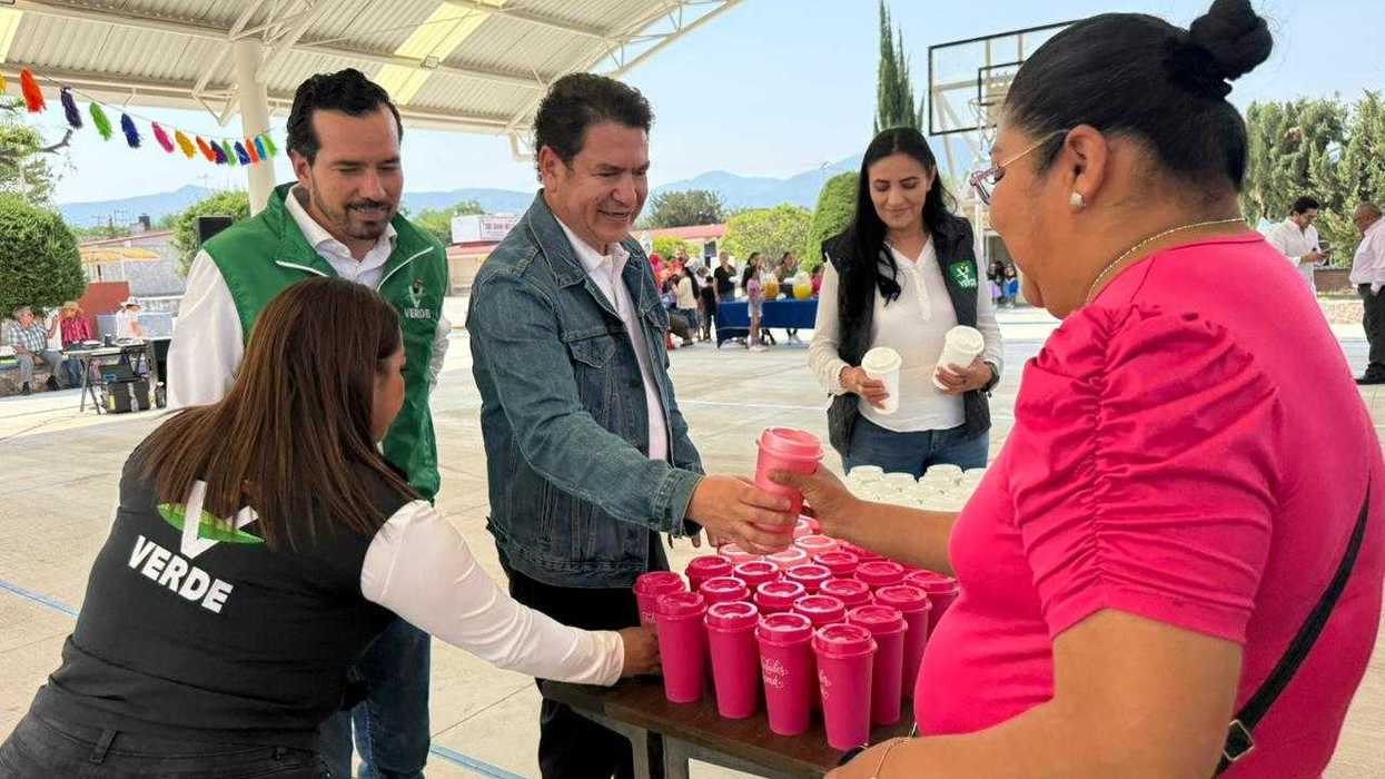 Diputado federal Ricardo Astudillo Suárez durante evento Día de las Madres en Tequisquiapan Querétaro mayo 2026