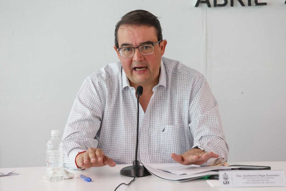 Diputado Guillermo Vega Guerrero preside sesi\u00f3n de Comisi\u00f3n en Congreso de Quer\u00e9taro sobre identidad de g\u00e9nero