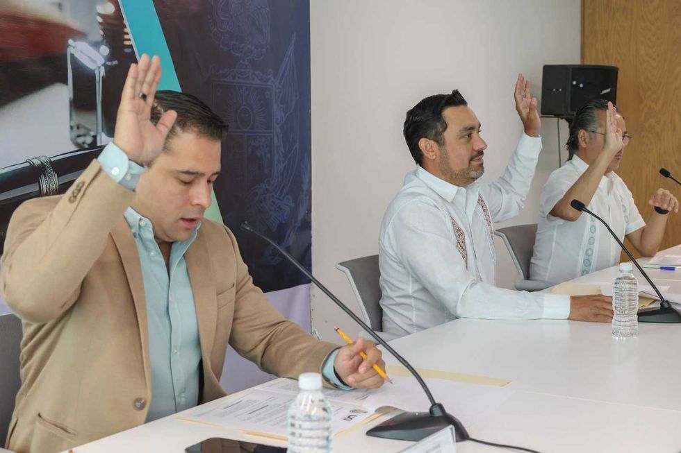 Diputado Homero Barrera McDonald preside sesi\u00f3n de la Comisi\u00f3n de Puntos Constitucionales del Congreso de Quer\u00e9taro sobre igualdad sustantiva