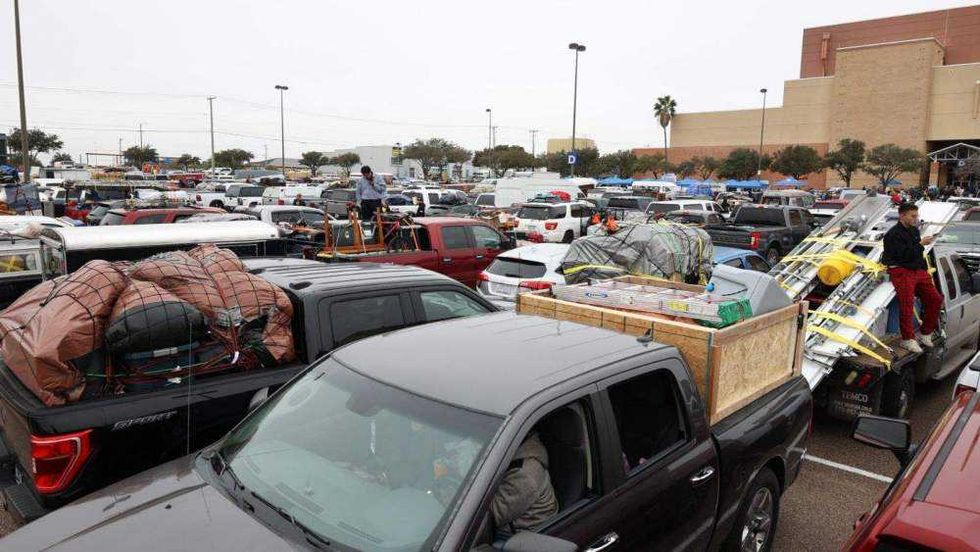 Diputados de Querétaro participan en el acompañamiento de más de 20 mil paisanos que regresan a la entidad.