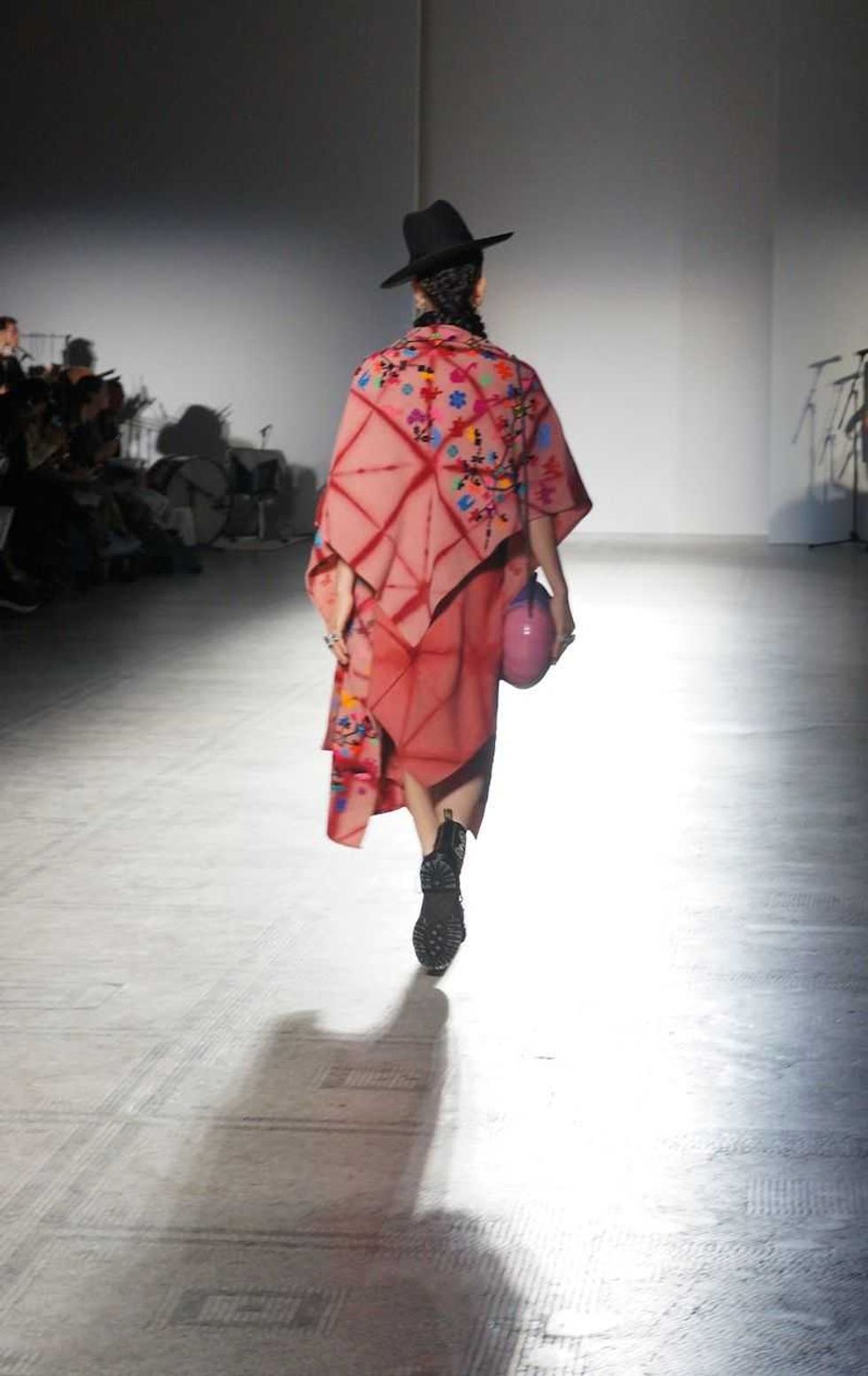 disenadora mexicana carla fernandez presenta coleccion en londres 6