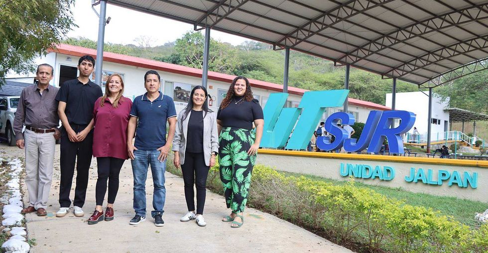 Docentes de Universidad Tecnológica San Juan del Río en Jalpan reciben certificación CONOCER en asesoría financiera.