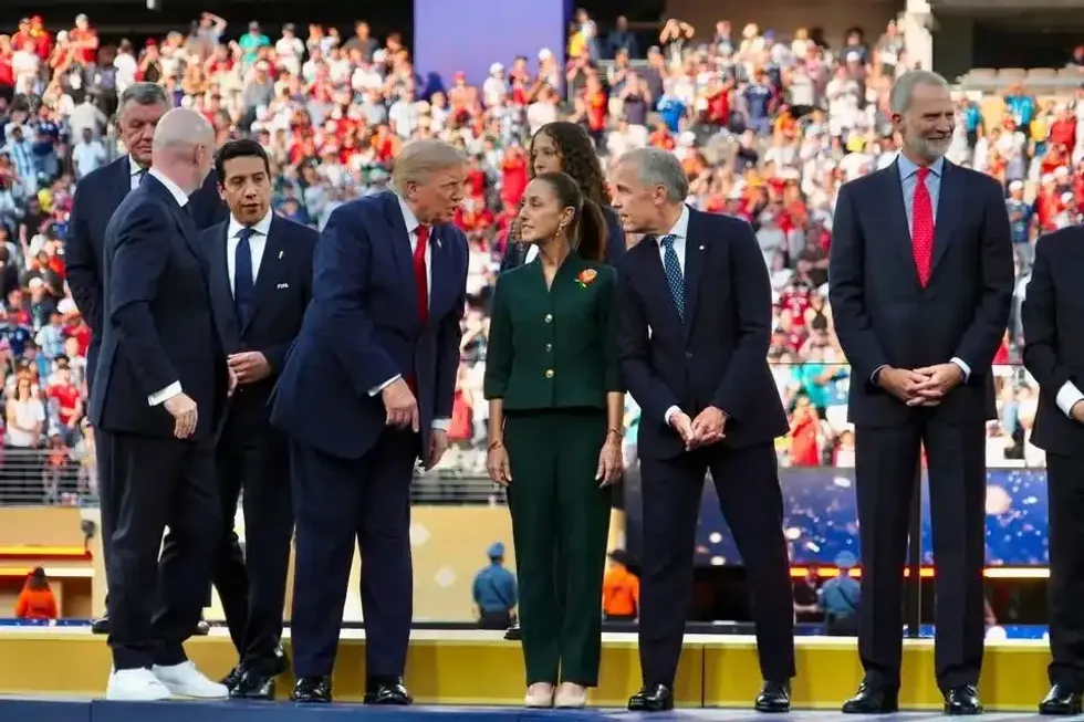 Donald Trump, Claudia Sheinbaum y el rey Felipe VI aplauden durante la ceremonia de premiaci\u00f3n de la final del Mundial 2026