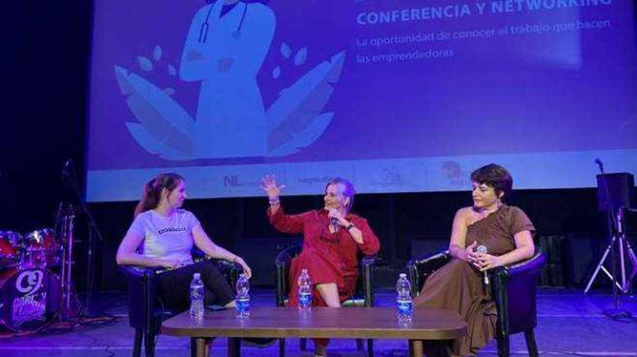 Dos mujeres "emprenden" contra el cáncer desde la ciencia y la costura.