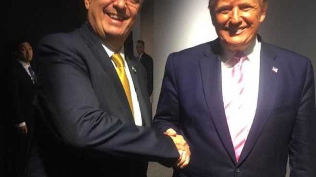 ebrard-y-trump-se-estrechan-la-mano-en-la-cumbre-del-g-20