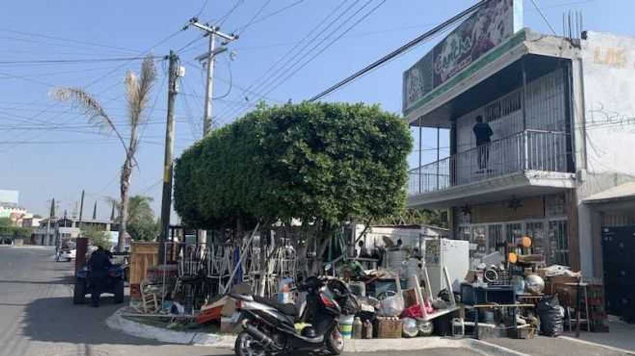 echan-a-la-calle-a-operadores-del-bar-la-cancha-por-no-pagar-renta-2