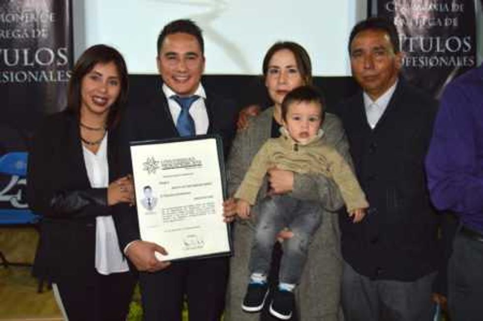 egresados universidad mesoamericana 2