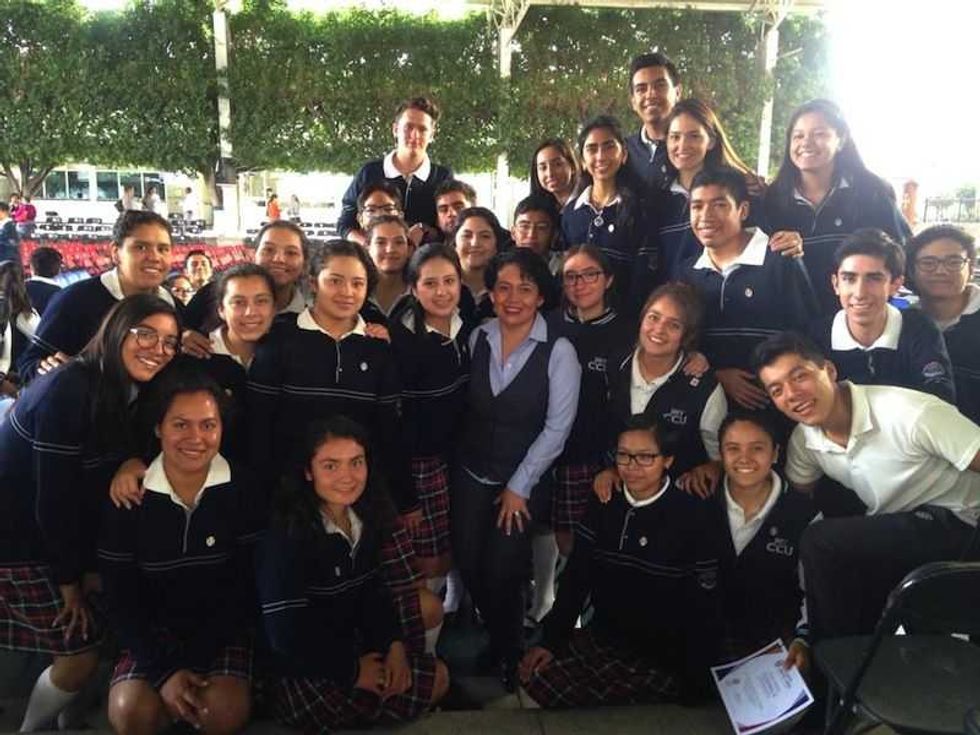 egresan 164 alumnos de preparatoria del colegio centro union 7