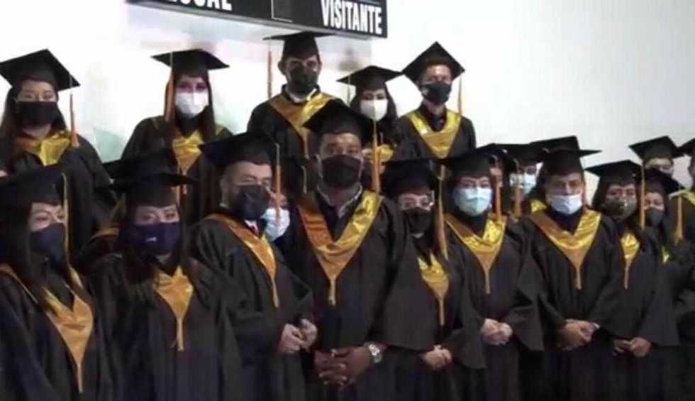 egresan profesionistas uaq 2