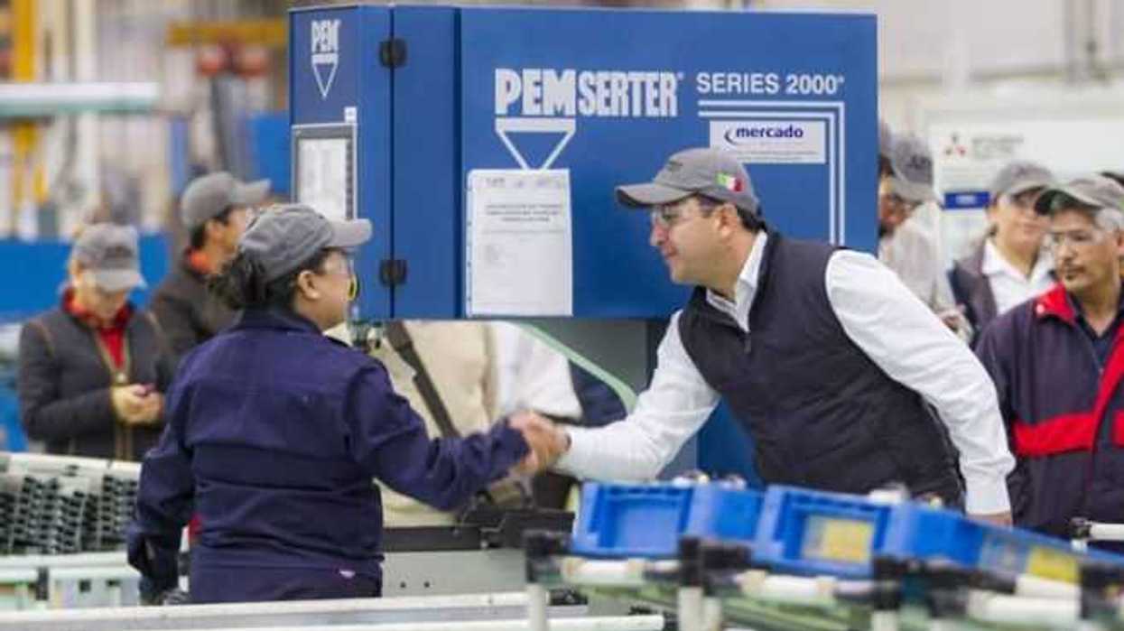El alcalde Fabián Pineda recorrió instalaciones de producción de la empresa Mitsubishi.