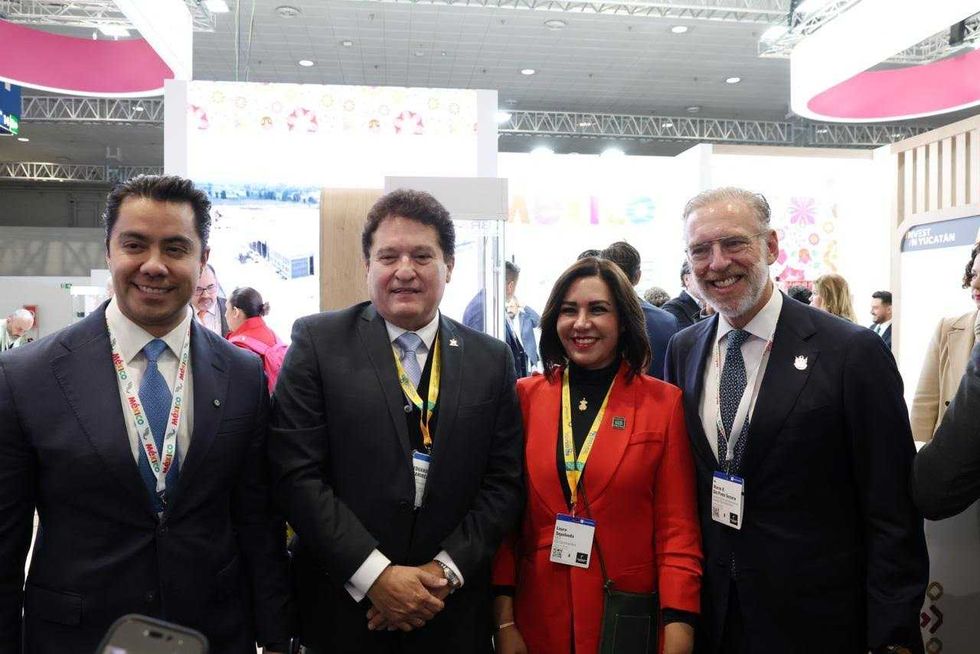 El alcalde Felifer Mac\u00edas asiste a la inauguraci\u00f3n del pabell\u00f3n Quer\u00e9taro en la Hannover Messe 2026 en Alemania junto al gobierno del estado.