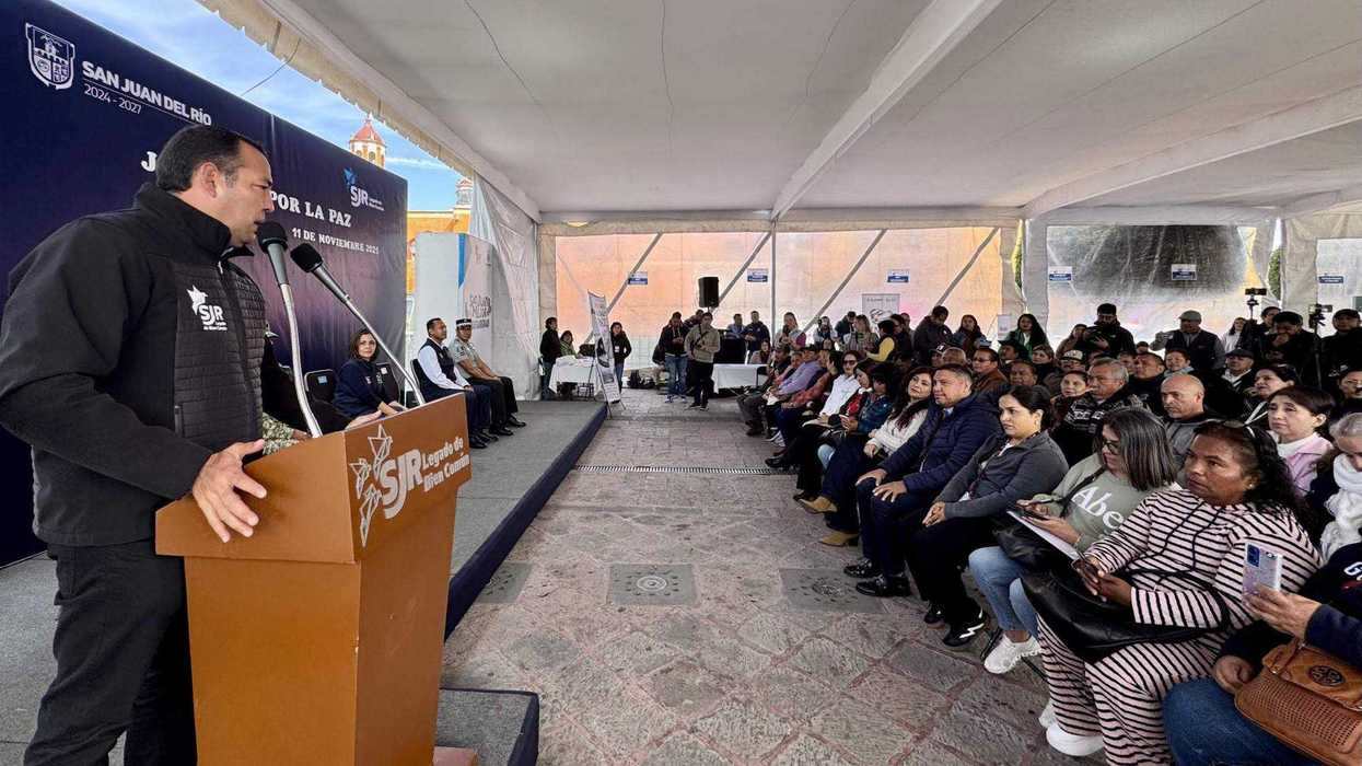 El Alcalde Roberto Cabrera Valencia encabezó la Jornada por la Paz junto a corporaciones de seguridad y dependencias estatales en Plaza Independencia.