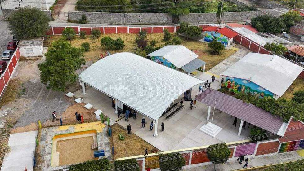 El alcalde sanjuanense destaca que más de 70 escuelas han sido beneficiadas con obras de infraestructura educativa durante su administración, como parte del Cuarto Informe de Gobierno.