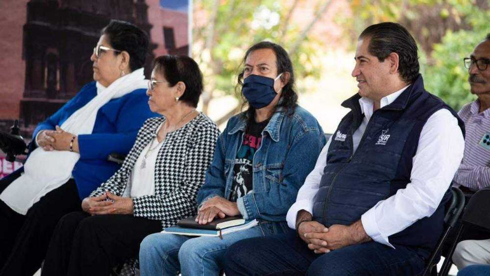 El alcalde sanjuanense destaca que más de 70 escuelas han sido beneficiadas con obras de infraestructura educativa durante su administración, como parte del Cuarto Informe de Gobierno.