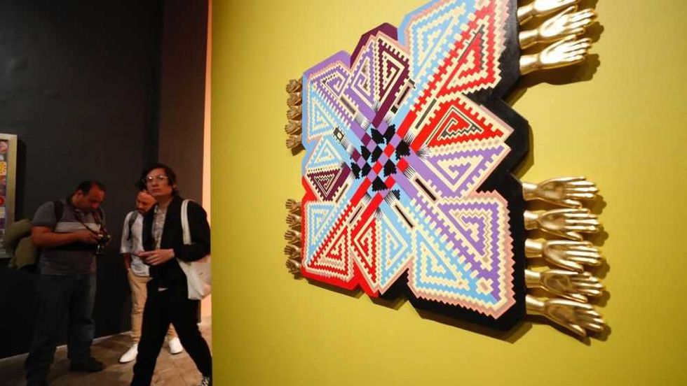 El artista mexicano Pedro Friedeberg presenta su obsesivo viaje al absurdo. EFE/Sáshenka Gutiérrez.